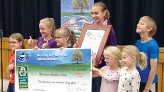 Woodstock 5th grade receives award