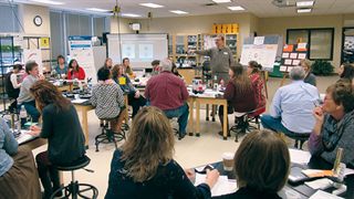 A VAEI instructor leading teachers through an experiment using the CoP model during CSESA 2017.